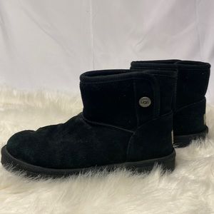 Short girls UGGs black with cute button accent